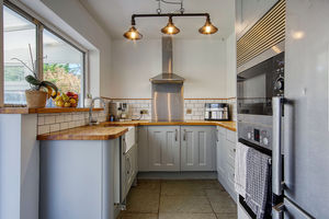 Kitchen- click for photo gallery